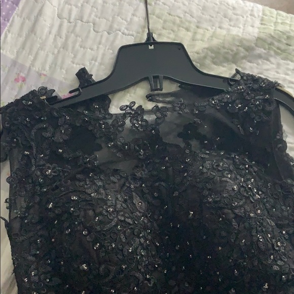 Short poofy black prom dress - Picture 5 of 8